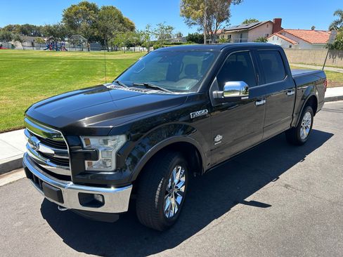 Used 2015 Ford F150 King Ranch w/ Equipment Group 601A Luxury AWD/4WD image 8