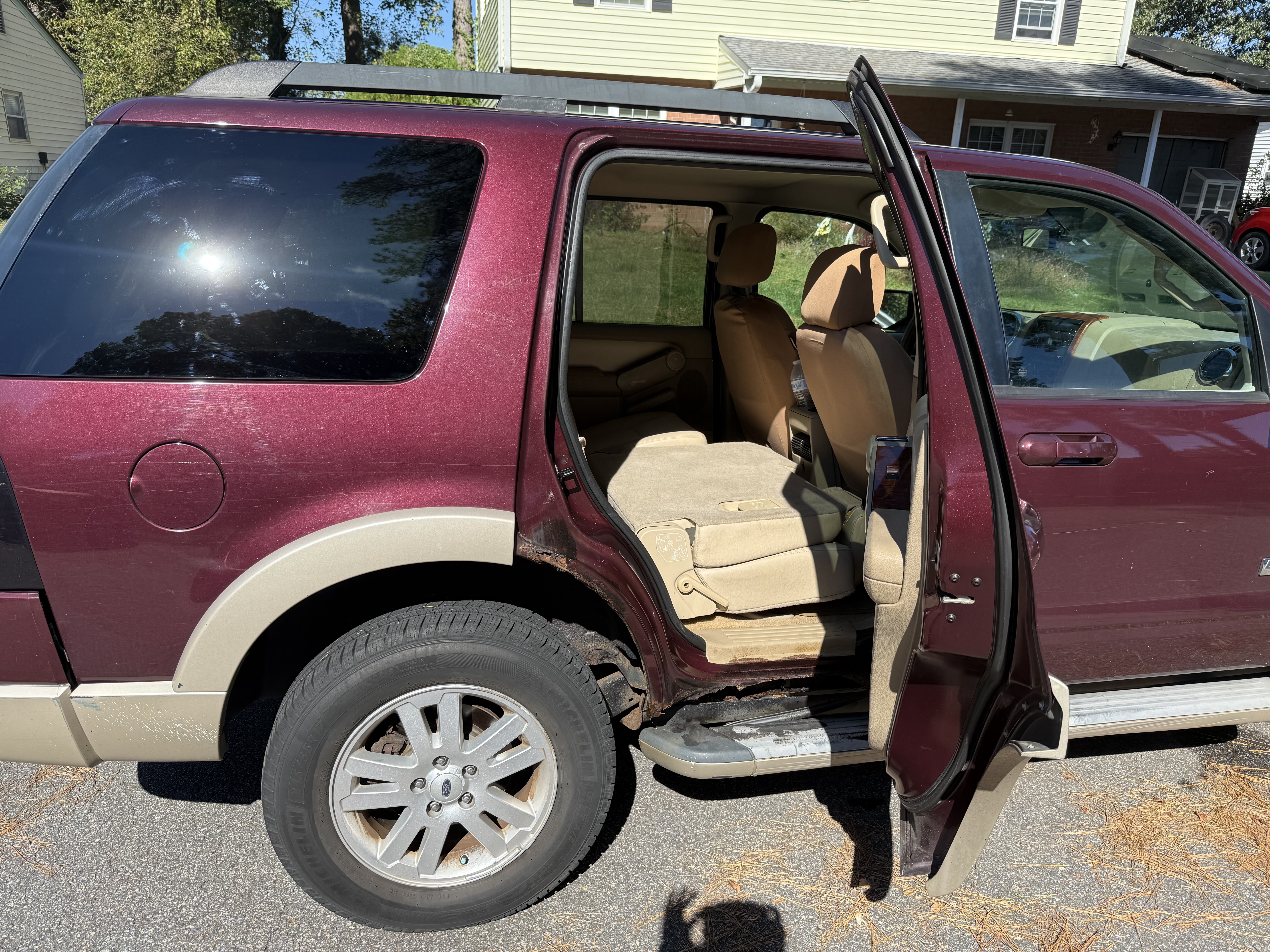 Used 2008 Ford Explorer Eddie Bauer AWD/4WD image 14