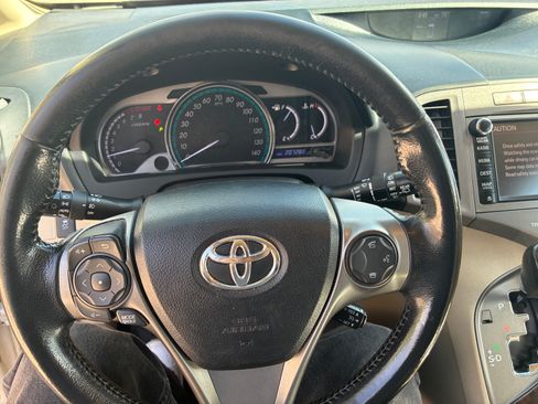 Used 2013 Toyota Venza Limited w/ Tow Prep Pkg image 21