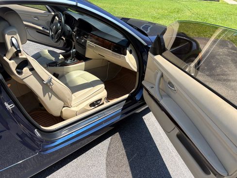 Used 2012 BMW 335i Convertible RWD image 11