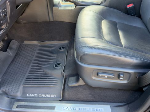 Used 2021 Toyota Land Cruiser Sport Utility 4D image 9