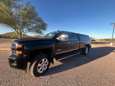 Used 2019 Chevrolet Silverado 2500 LTZ w/ Duramax Plus Package image 4