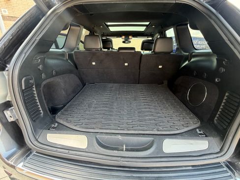 Used 2018 Jeep Grand Cherokee Limited w/ Luxury Group II AWD/4WD image 18