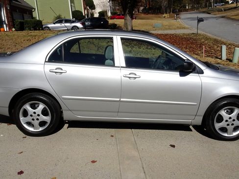 Used 2006 Toyota Corolla CE image 5