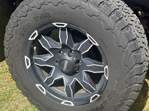 Used 2015 Toyota Tacoma 4x4 Double Cab w/ TRD Sport Package image 5