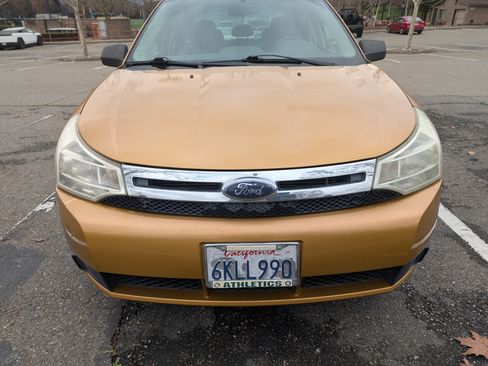 Used 2009 Ford Focus SE image 2