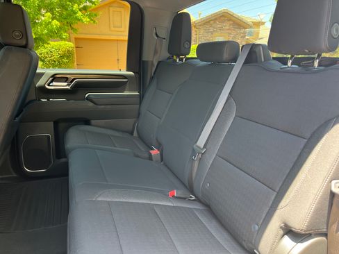 Used 2024 Chevrolet Silverado 2500 LT w/ Convenience Package AWD/4WD image 16