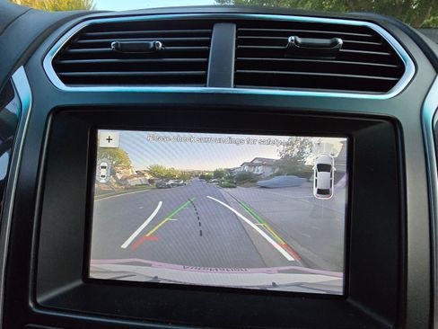 Used 2017 Ford Explorer Platinum image 22