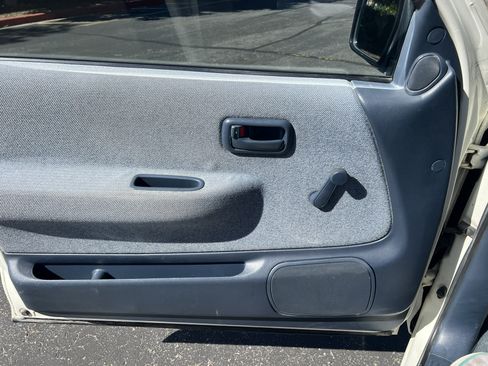 Used 1993 Toyota T100 SR5 image 8