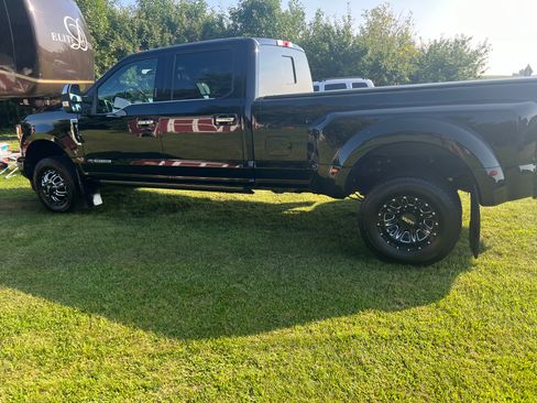 Used 2018 Ford F350 Platinum w/ Platinum Ultimate Package AWD/4WD image 5