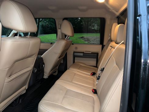 Used 2011 Ford F350 Lariat w/ Lariat Interior Pkg AWD/4WD image 10