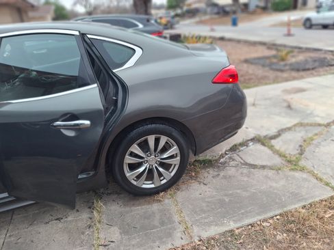 Used 2012 INFINITI M37 w/ Deluxe Touring Pkg image 16