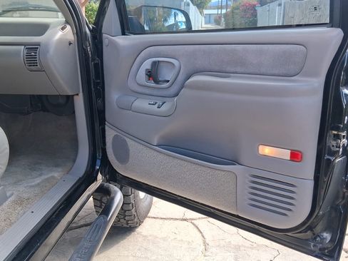 Used 1996 Chevrolet Tahoe 4WD 2-Door image 22