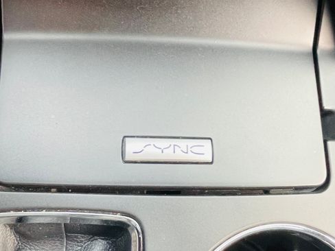 Used 2018 Ford Explorer XLT w/ Equipment Group 201A image 20