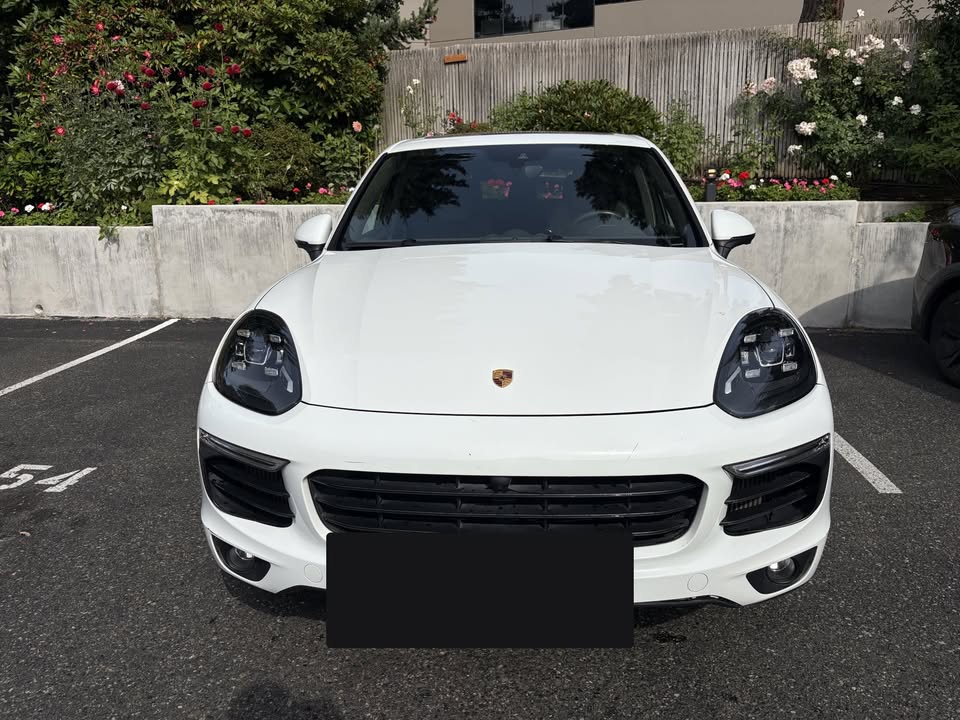 Used 2017 Porsche Cayenne S AWD/4WD image 7
