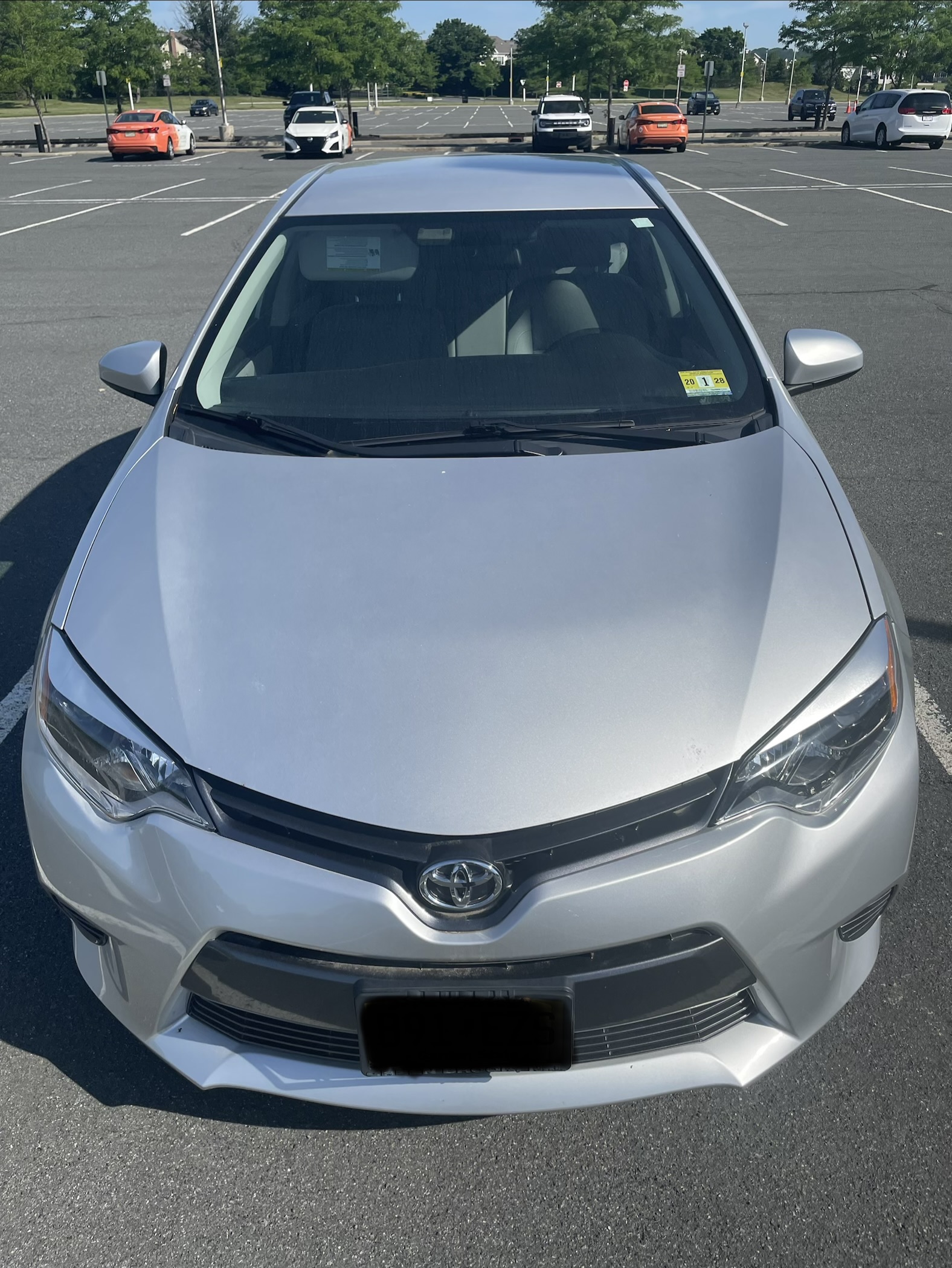 Used 2015 Toyota Corolla LE FWD image 1