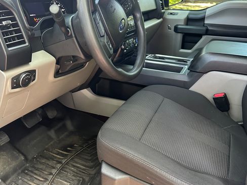 Used 2017 Ford F150 XL w/ Equipment Group 101A Mid RWD image 4