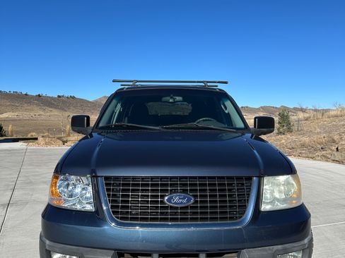 Used 2004 Ford Expedition XLT image 4