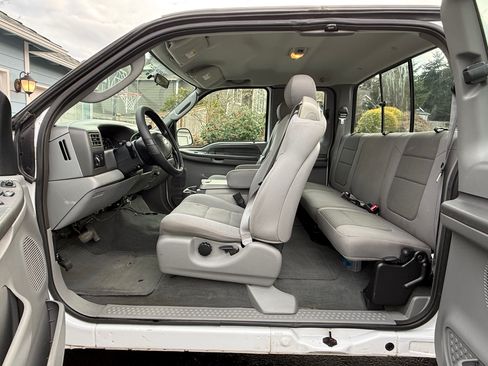 Used 2004 Ford F250 XLT image 17