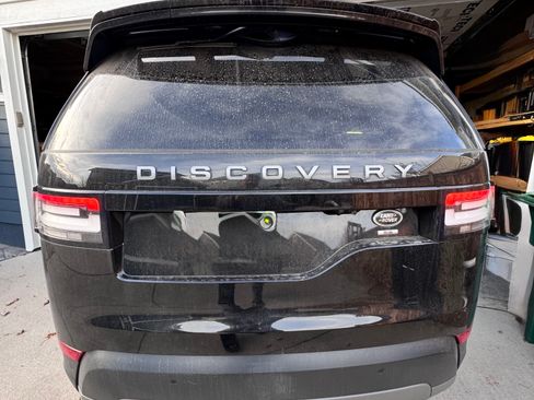 Used 2019 Land Rover Discovery SE image 19