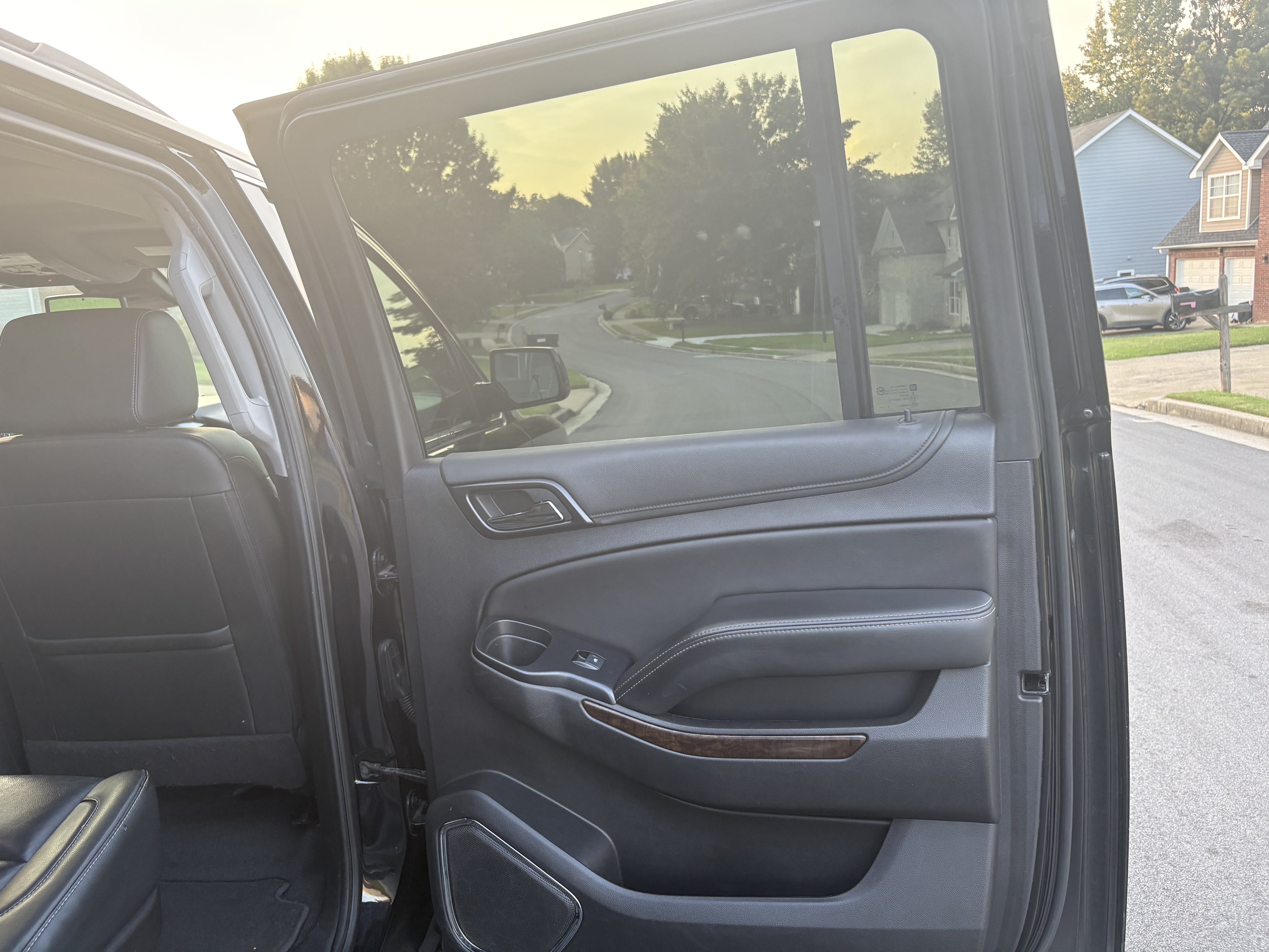 Used 2020 Chevrolet Suburban LT AWD/4WD image 10