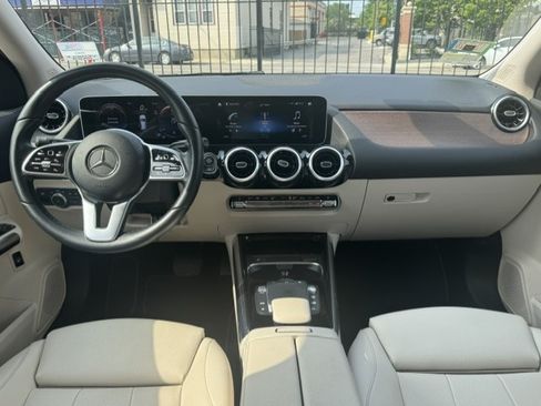 Used 2021 Mercedes-Benz GLA 250 4MATIC image 4