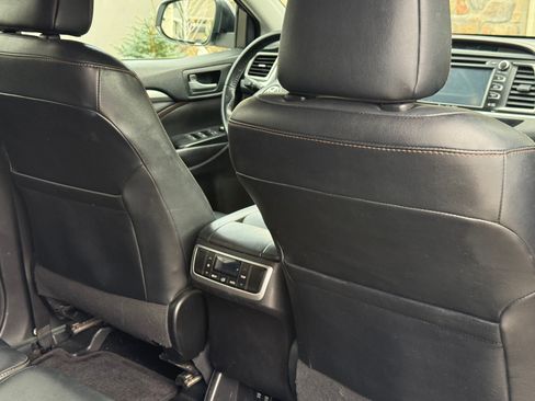 Used 2017 Toyota Highlander XLE image 13