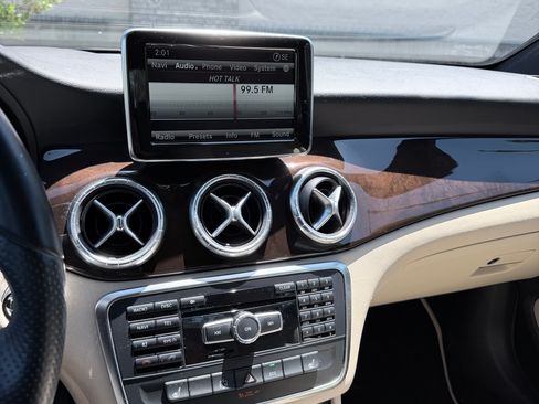 Used 2014 Mercedes-Benz CLA 250 image 4