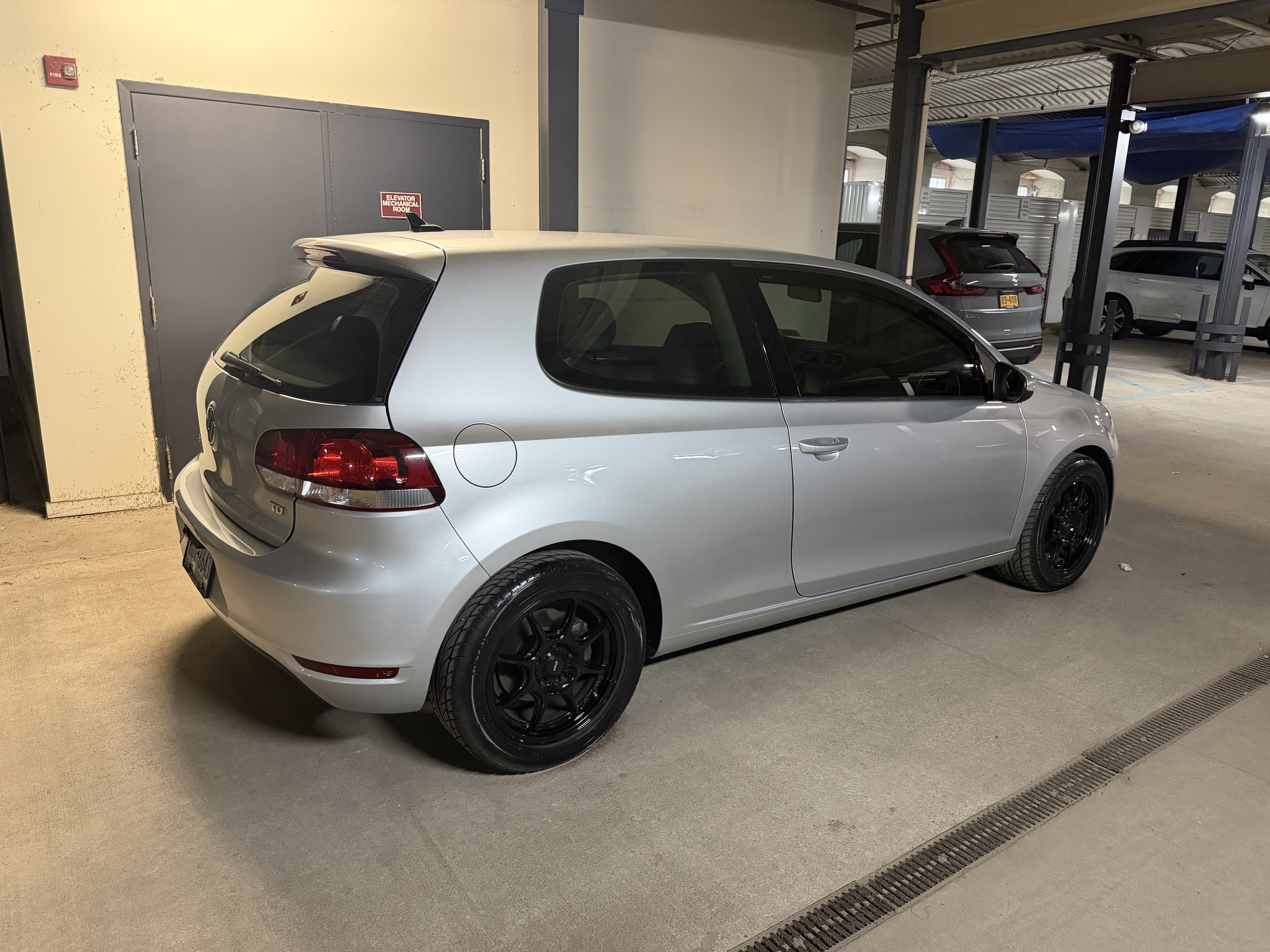 Used 2012 Volkswagen Golf TDI FWD image 4