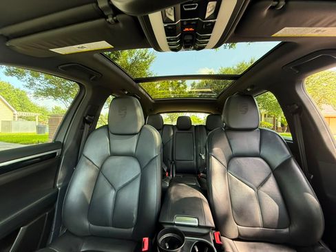 Used 2014 Porsche Cayenne Diesel Platinum Edition AWD/4WD image 14