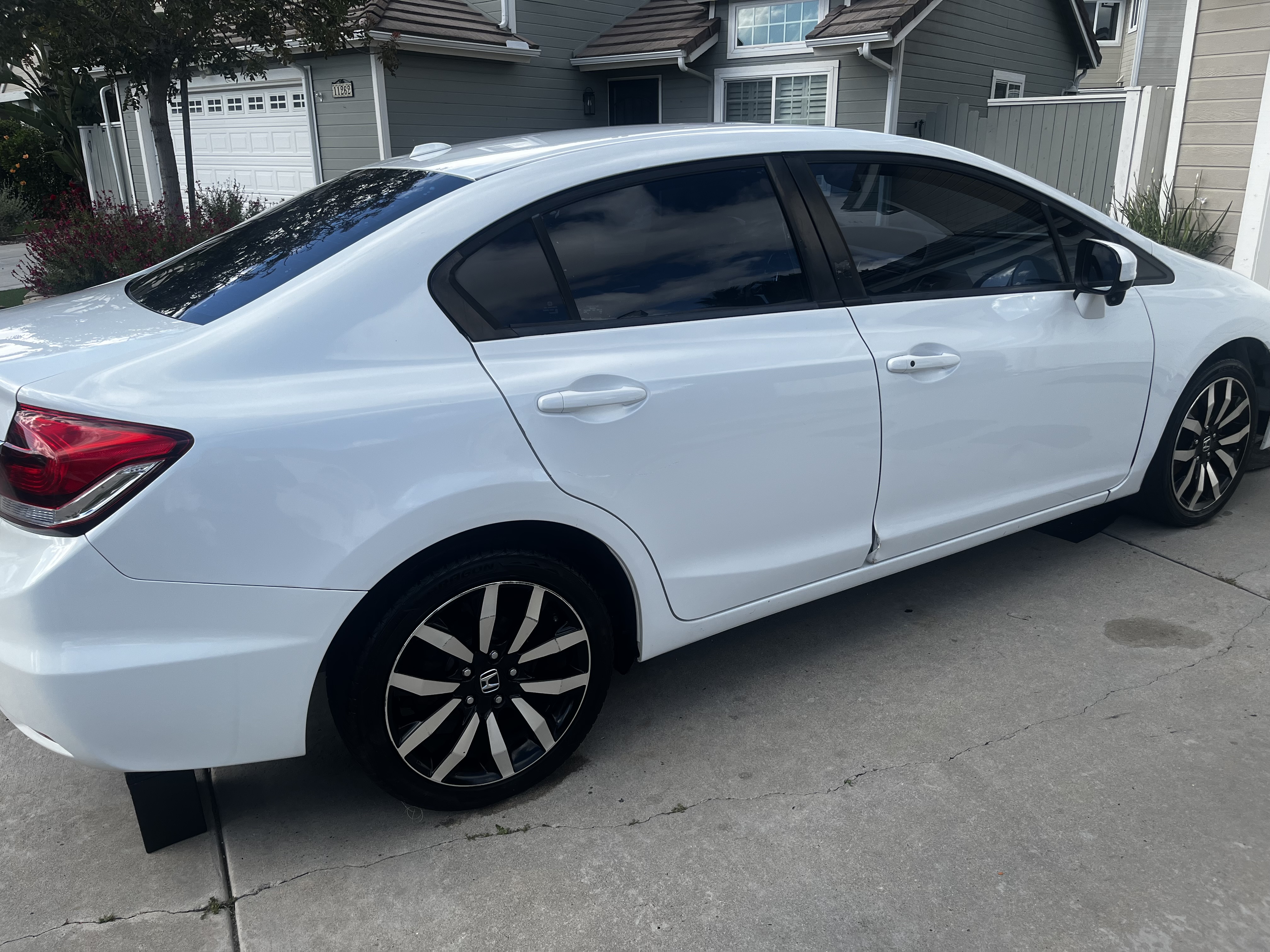 Used 2015 Honda Civic EX-L image 2