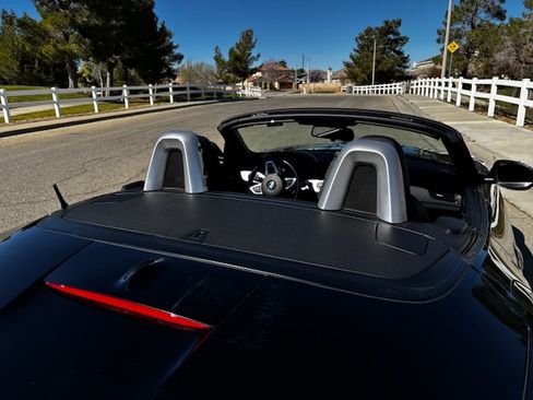 Used 2016 BMW Z4 sDrive28i image 9