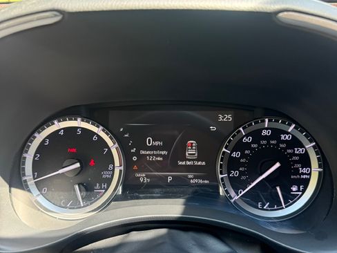 Used 2022 Toyota Highlander Limited AWD/4WD image 14