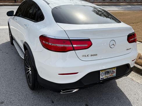 Used 2019 Mercedes-Benz GLC 300 4MATIC Coupe image 9