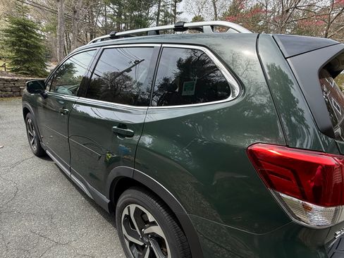 Used 2024 Subaru Forester Touring AWD/4WD image 9