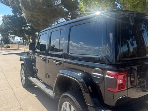 Used 2021 Jeep Wrangler Unlimited Sahara w/ Cold Weather Group AWD/4WD image 5