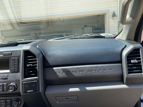 Used 2017 Ford F250 XL w/ Power Equipment Group AWD/4WD image 29