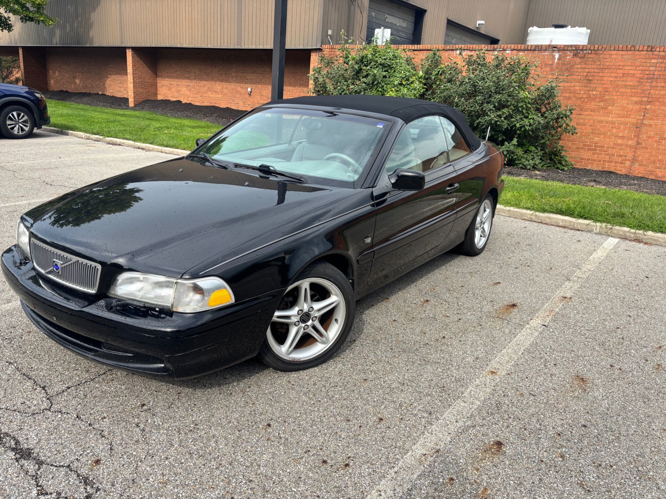 Used 2001 Volvo C70 LT FWD image 11