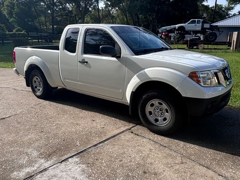 Used 2018 Nissan Frontier S RWD image 1