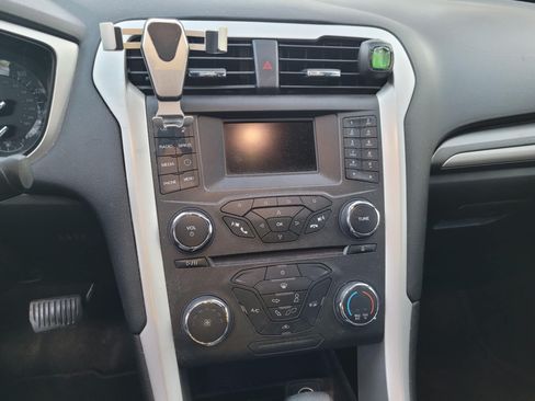 Used 2016 Ford Fusion SE image 15