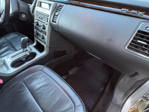 Used 2011 Ford Flex SEL w/ Convenience Pkg FWD image 9