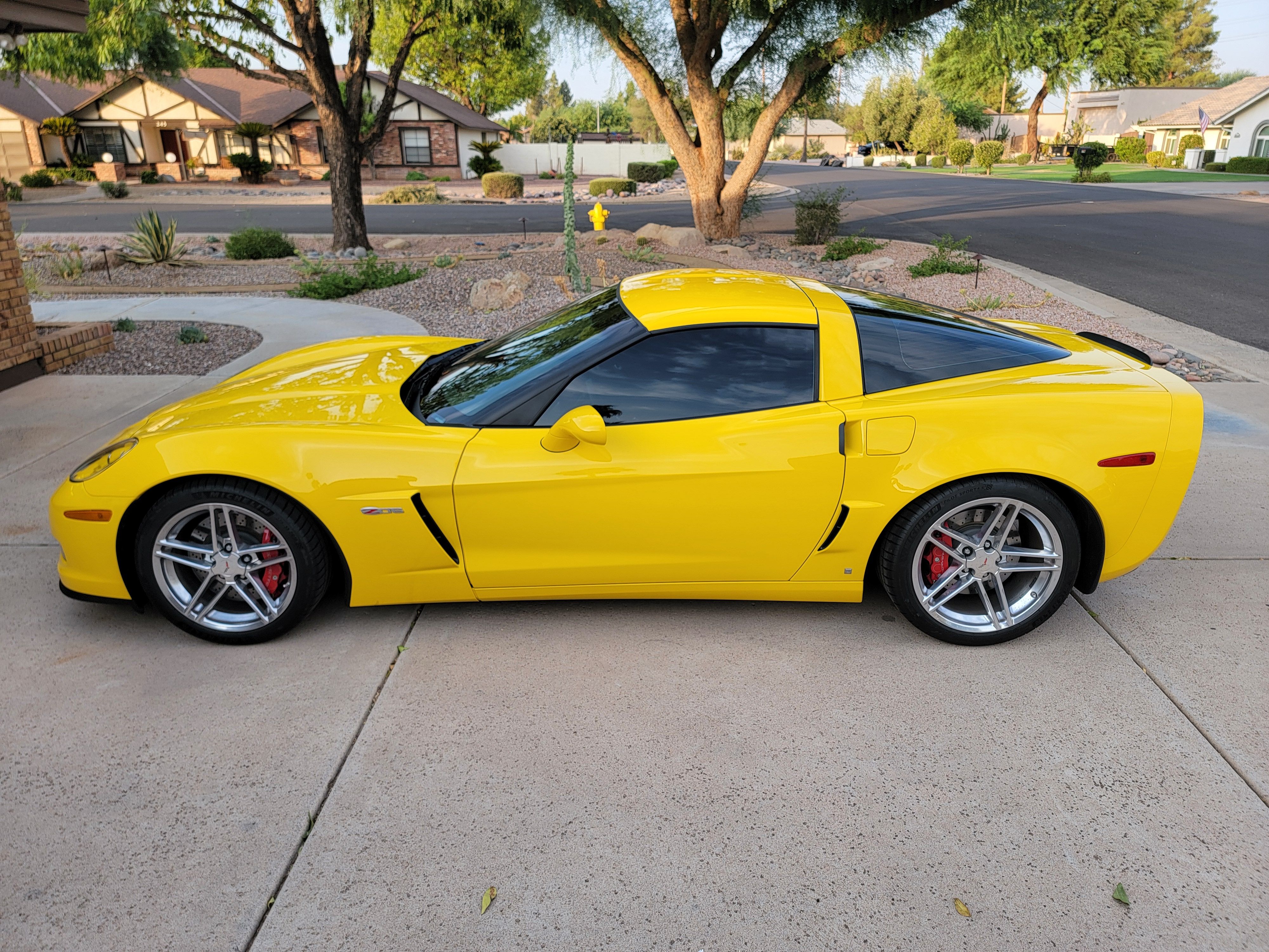 Used 2006 Chevrolet Corvette Z06 w/ Preferred Equipment Group RWD image 9