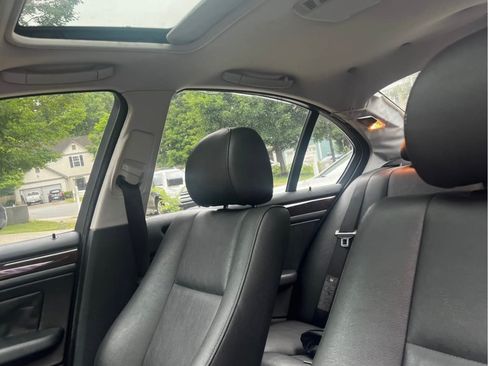 Used 2004 BMW 325i Sedan image 4