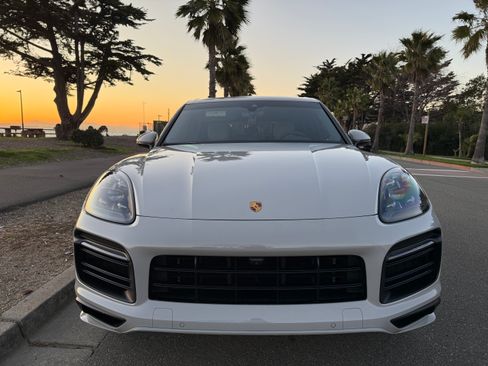 Used 2021 Porsche Cayenne GTS image 1