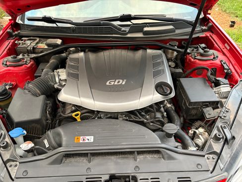 Used 2016 Hyundai Genesis Coupe 3.8 RWD image 15