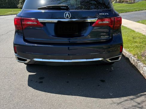 Used 2017 Acura MDX SH-AWD w/ Technology Package image 12