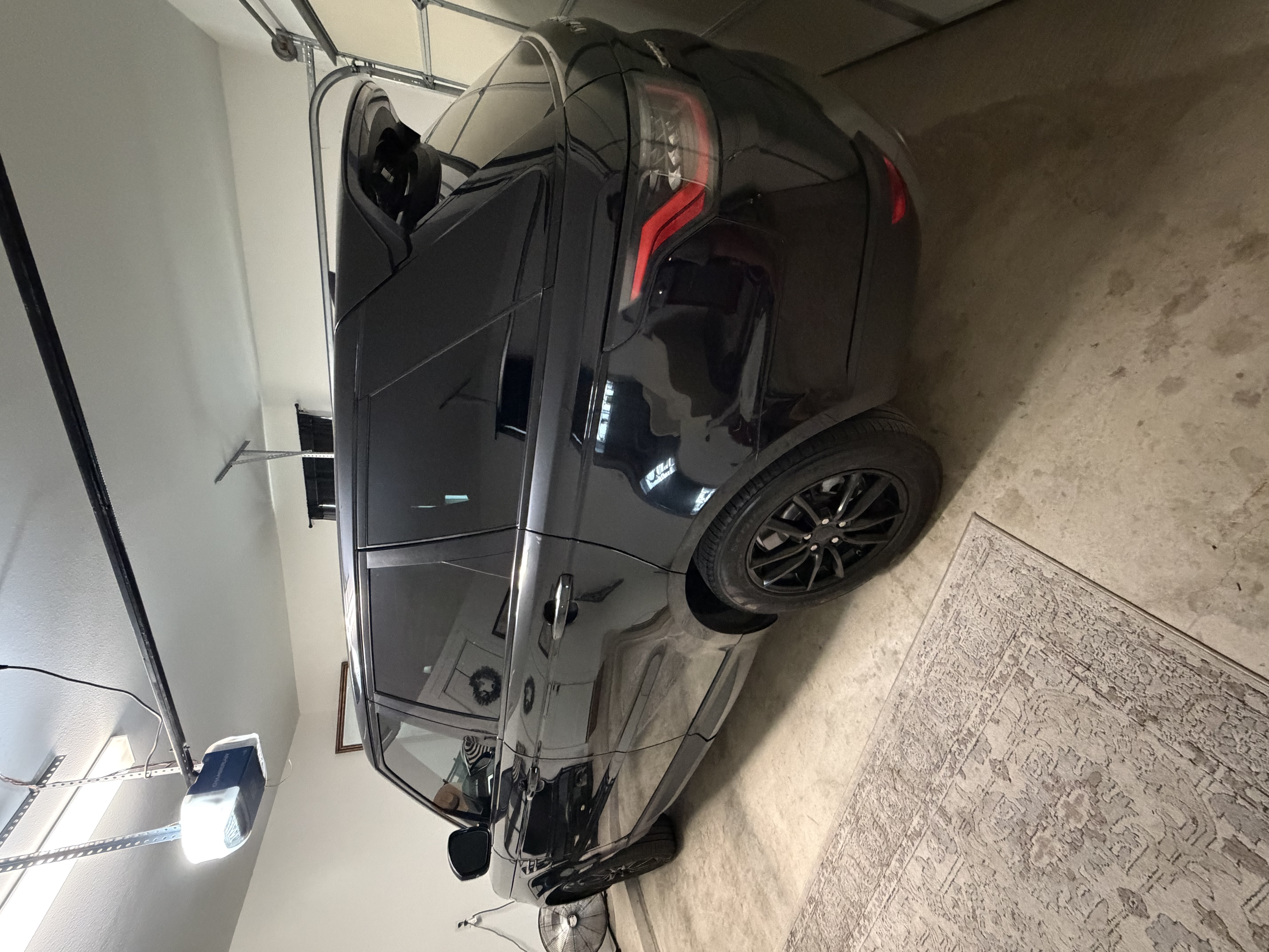 Used 2021 Land Rover Range Rover Sport SE AWD/4WD image 2