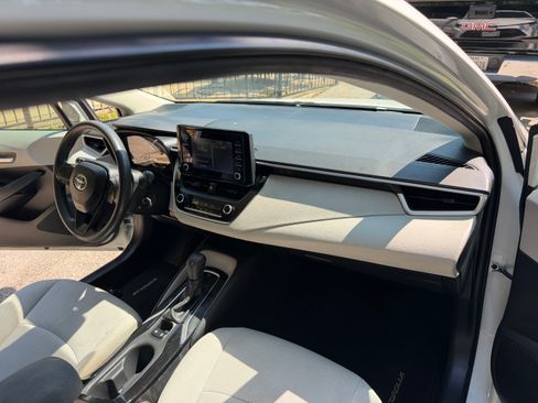 Used 2020 Toyota Corolla L FWD image 6