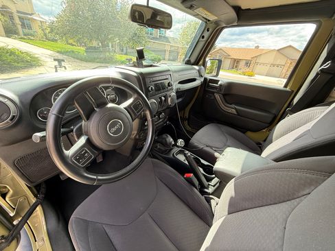 Used 2013 Jeep Wrangler Sport image 9