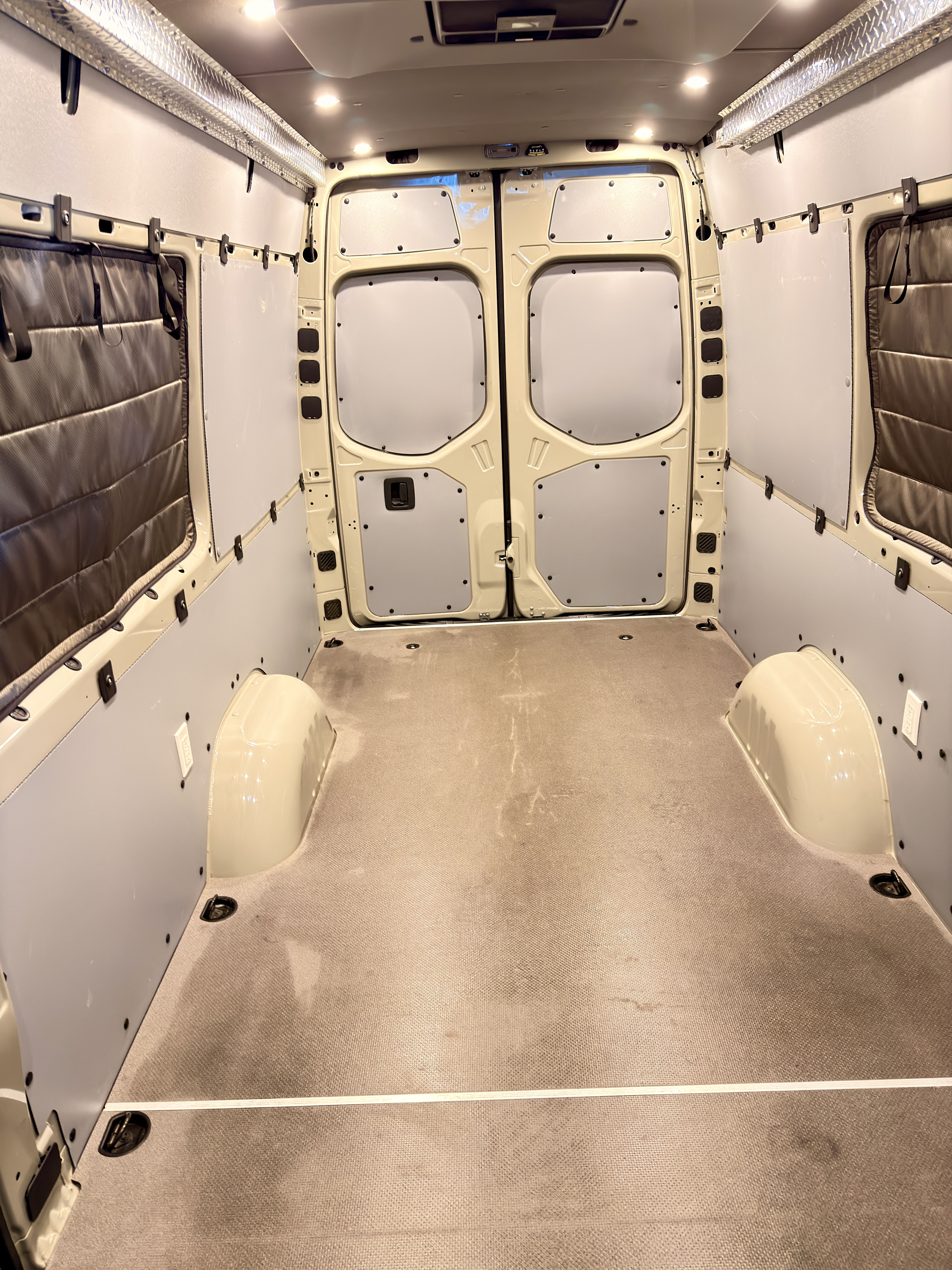Used 2021 Mercedes-Benz Sprinter 2500 image 12